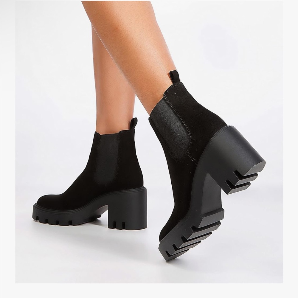 Black Chunky Chelsea Ankle Booties -
